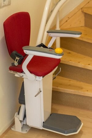 stair-lift-1796217_1920 (1)